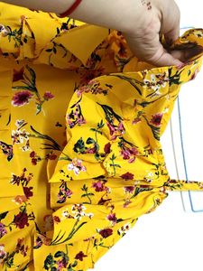 Hey Yeah.! I AM Selling A Dress Over Here.