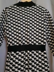 Vintage Houndstooth Knit Dress 🖤