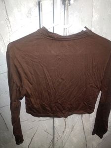 Full sleeves cropped top
