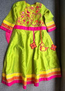 5 Beautiful Festive items Combo Girls