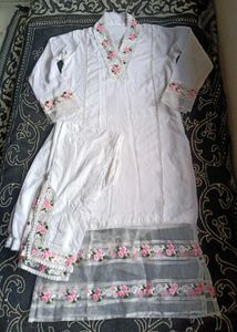 Beautiful 😍 Embroidery 🌺 Kurta Set