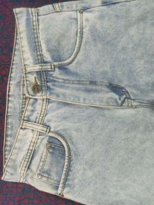 Ripped Light Blue jeans