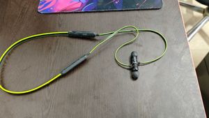 Boat Rockerz Magnetic Neckband