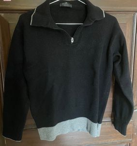 Unisex Black Sweatshirt