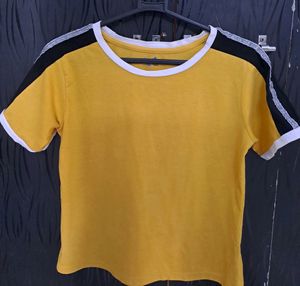 Viveza Cute Yellow Women T-shirt