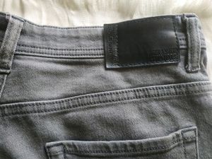 HIGHLANDER GREY CARGO PANTS FOR MEN.