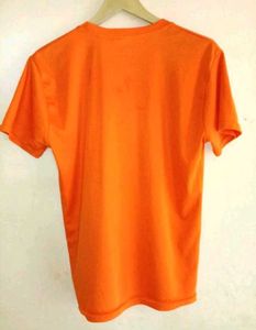 Men Solid Round Neck T Shirt Pack Of 1