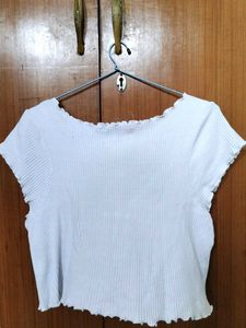 WHITE CROP TOP
