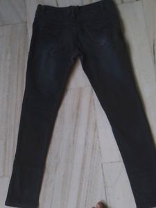 Black Jeans And Comtable