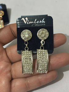 Beautiful 2 Pairs Of Earrings