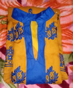 It Is A Beautiful Kurthi....And Good Condition 🥰