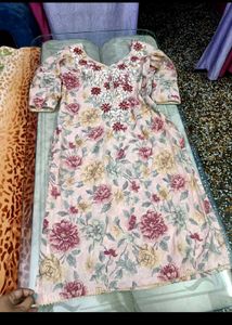 Floral Embroidered Kurti