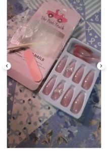 Press On Nails With Manicure Kit