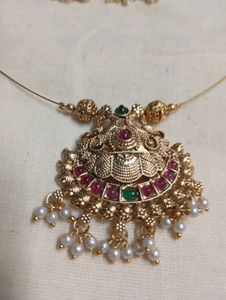 Elegant Gold Plated Necklace &amp; Earring Set
