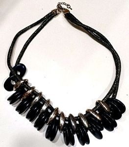 Neckpiece