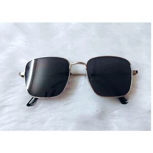 Unisex Black stylish sunglasses Like new condition