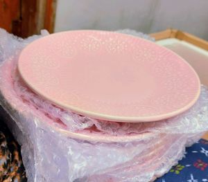 Set Of 6 Ceramic Plates 🍽 💖💖