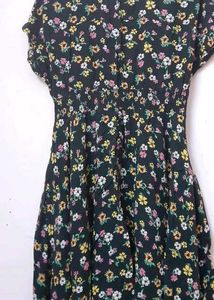 Flowering Black Top With Goal