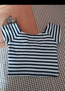 White Black Lining Top For Women 🎊🎊