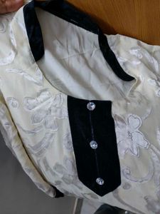 Suit White With Borders
