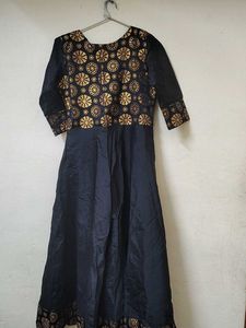 Elegant Black &amp; Gold Kurta
