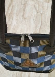 Jute shoulder bag