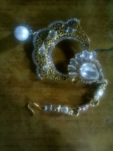 Mini Clature, Maang Tikka &amp; White Pearl Earrings