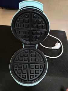 PrimaLite Belgian Waffle Maker