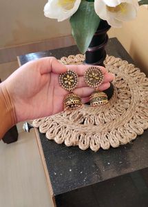Gold Earrings ( Jhumka)