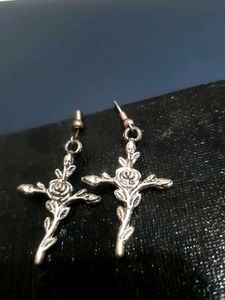 Cross Earing With Rose Details