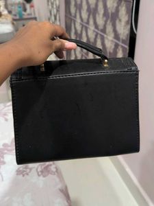Chic Black Handbag
