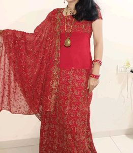 Awesome Heavy Embroidered Party Wear Leheng❤️