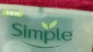 Simple Refreshing Facial Wash