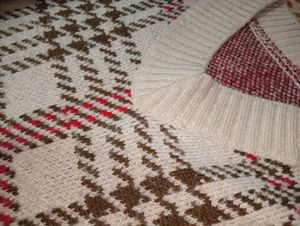 Houndstooth V-Neck Cropped Sweater