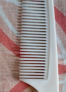 White Plastic Comb- 2pc