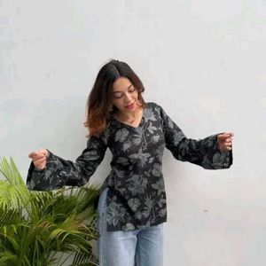 Floral print trendy beautiful short kurtiiii❤