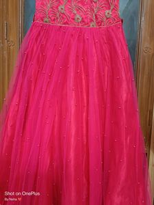 Elegant Look Beautiful Gown