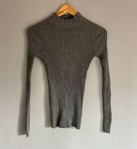 Gray Ribbed Knit Top