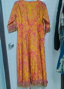 Beautiful Floral Print Kurti (W)