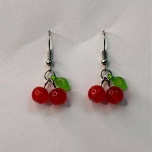 ₊˚⊹౨ handmade cute earrings ৎ ₊˚⊹