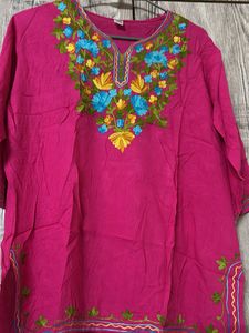 pink embroidery 🪡 top
