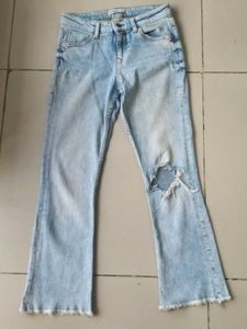 Light Blue Fades With Ripped Pattern Pants