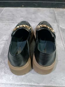 Charm Ninety-Nine Chain Loafers