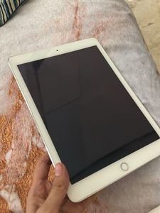 Silver I Pad Air 2 With Box And Bill