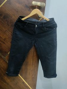 Black Denim Capri With Cute Button Ends And Pockets
