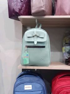 Saffron Bags And Clutches (🛍️)