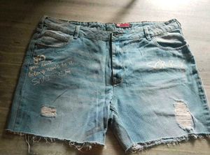 Denim Shorts 🩳 (Never Worn)