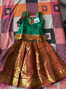 Pattu Pavadai