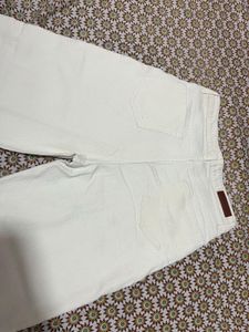 white jeans never worn