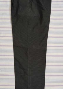 Men 32 Waist Pant - Like New